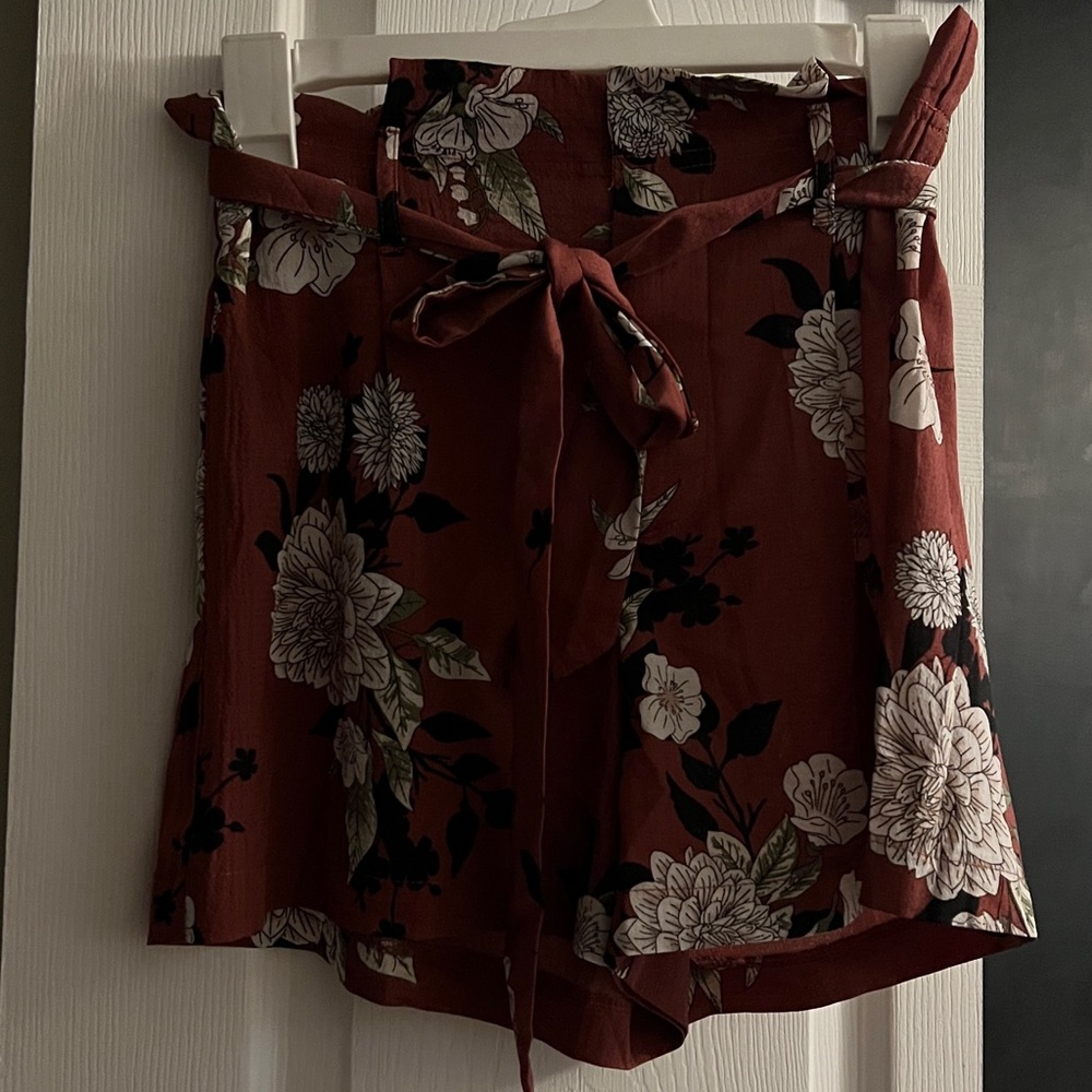 flower print shorts